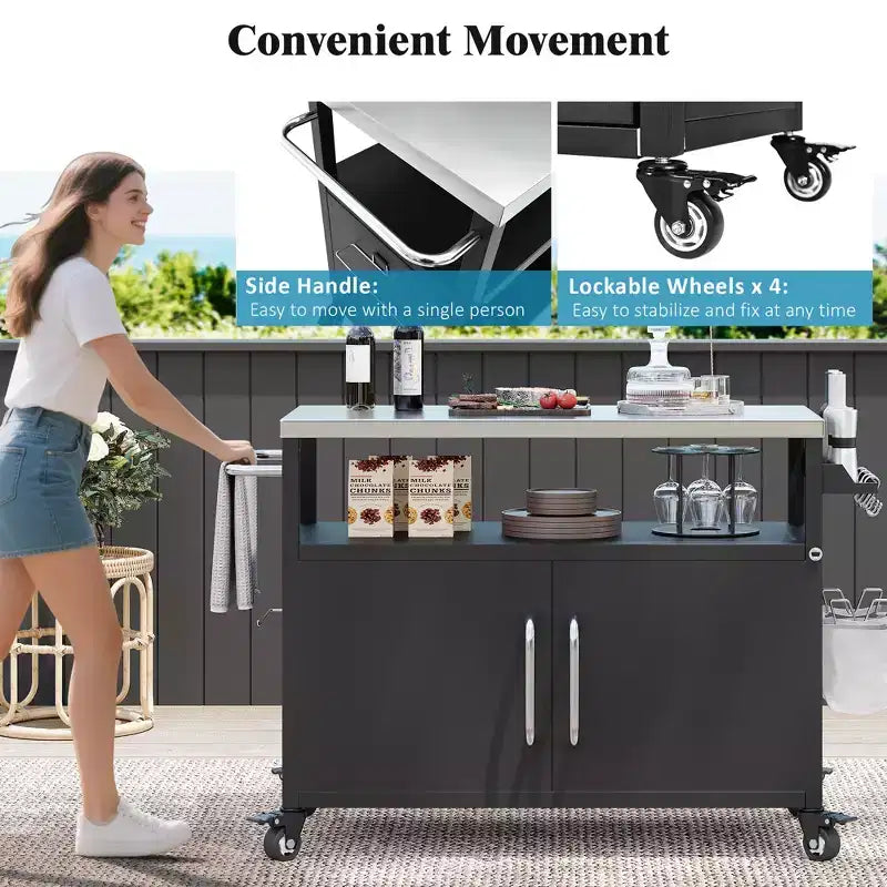 Îlot de cuisine extérieure de 54,5 pouces avec plan de travail en acier inoxydable, chariot de barbecue en métal et 4 roues verrouillables, idéal pour les barbecues en extérieur